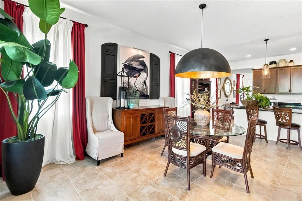 En Venta: $569,900 (3 camas, 3 baños, 2365 Pies cuadrados)