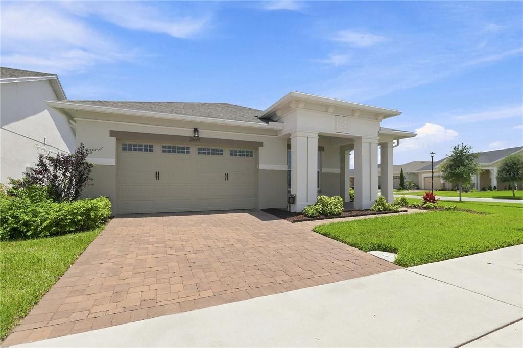 En Venta: $569,900 (3 camas, 3 baños, 2365 Pies cuadrados)