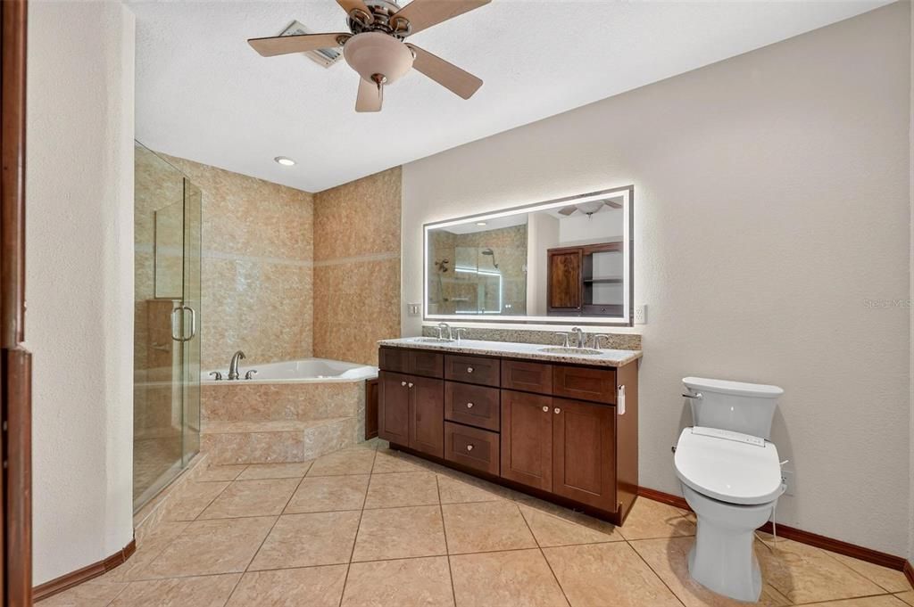For Sale: $550,000 (3 beds, 2 baths, 2239 Square Feet)