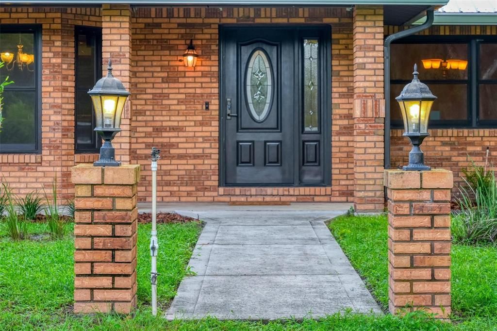 For Sale: $550,000 (3 beds, 2 baths, 2239 Square Feet)