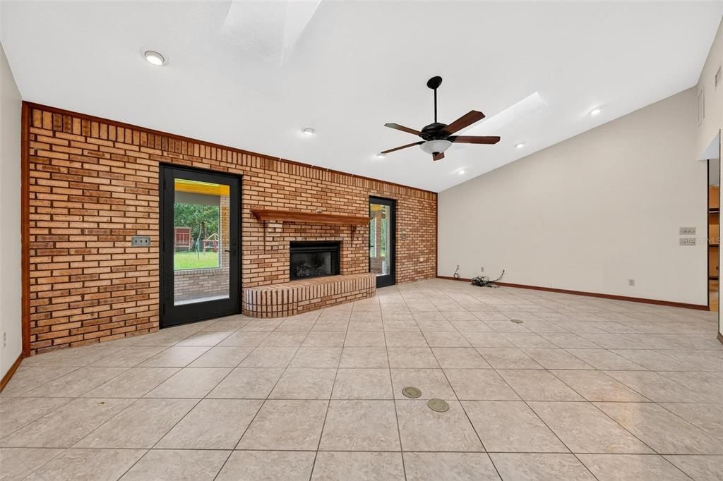 For Sale: $550,000 (3 beds, 2 baths, 2239 Square Feet)