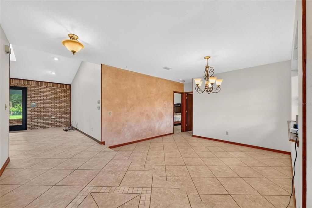 For Sale: $550,000 (3 beds, 2 baths, 2239 Square Feet)