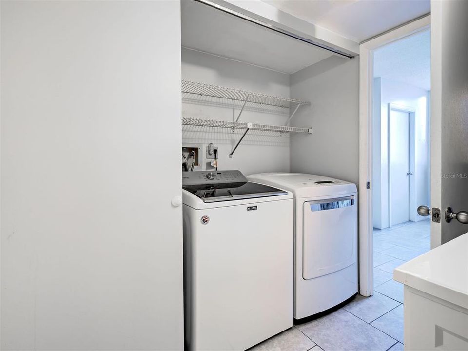 For Sale: $104,900 (1 beds, 1 baths, 634 Square Feet)