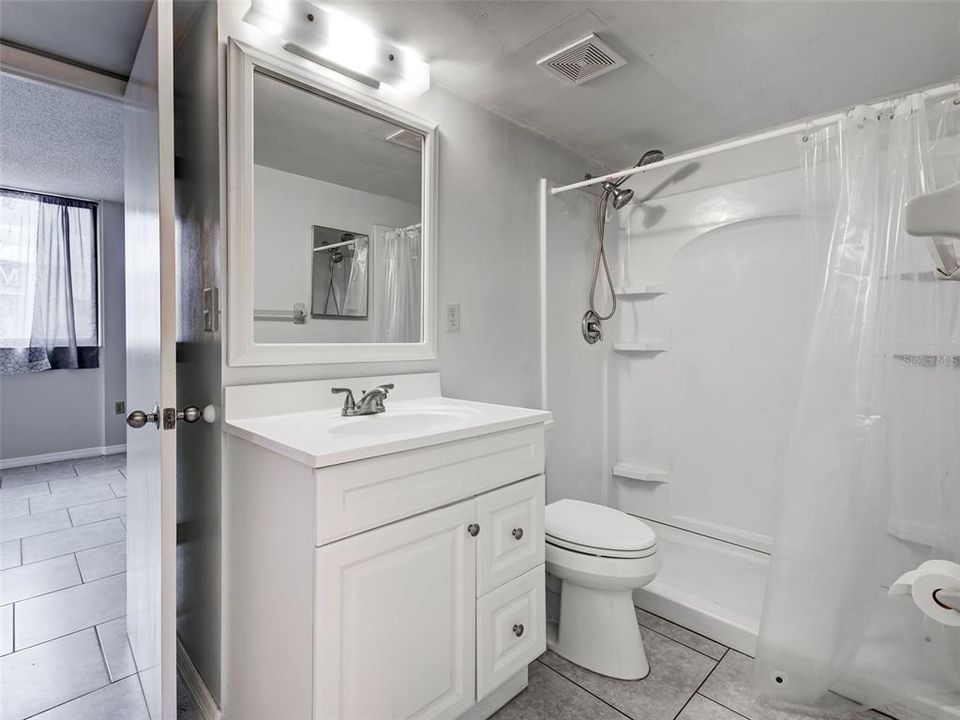 For Sale: $104,900 (1 beds, 1 baths, 634 Square Feet)