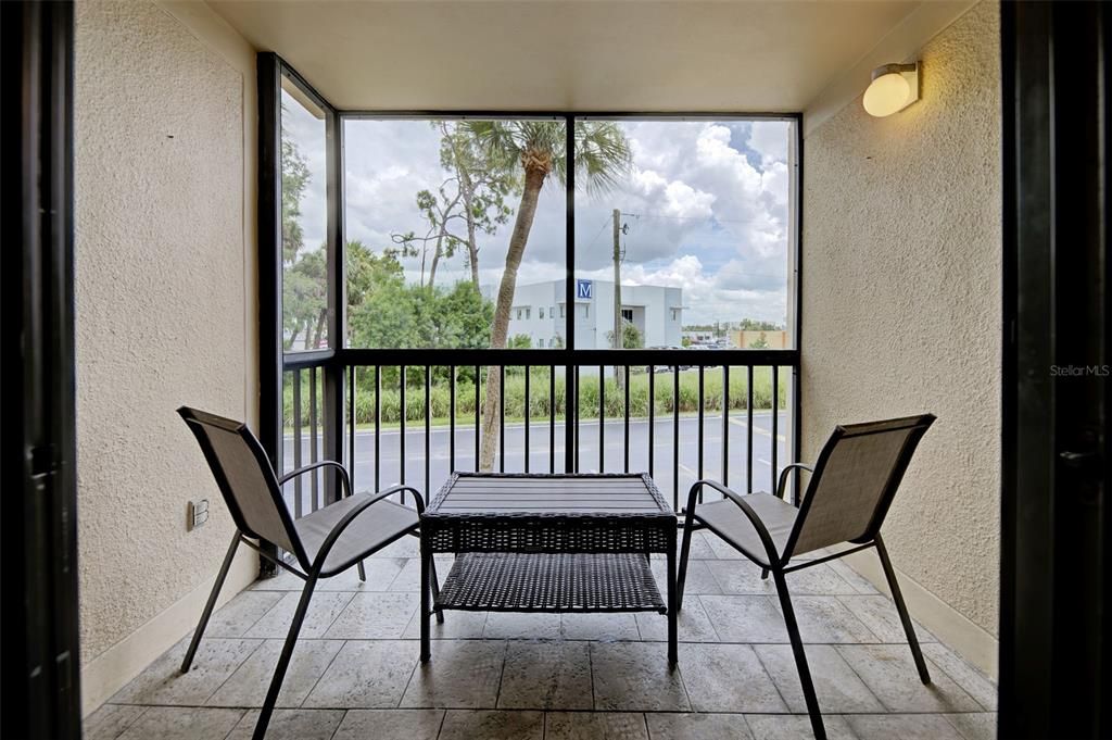 For Sale: $104,900 (1 beds, 1 baths, 634 Square Feet)