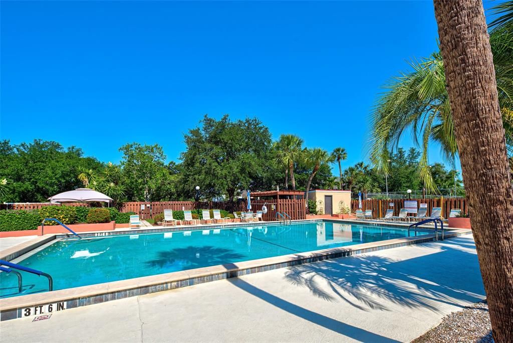 For Sale: $104,900 (1 beds, 1 baths, 634 Square Feet)