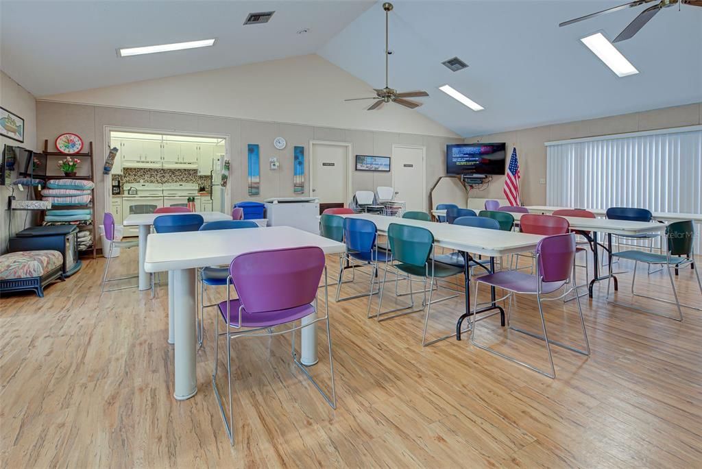 For Sale: $104,900 (1 beds, 1 baths, 634 Square Feet)