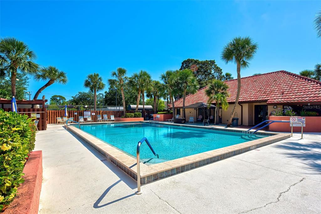 For Sale: $104,900 (1 beds, 1 baths, 634 Square Feet)