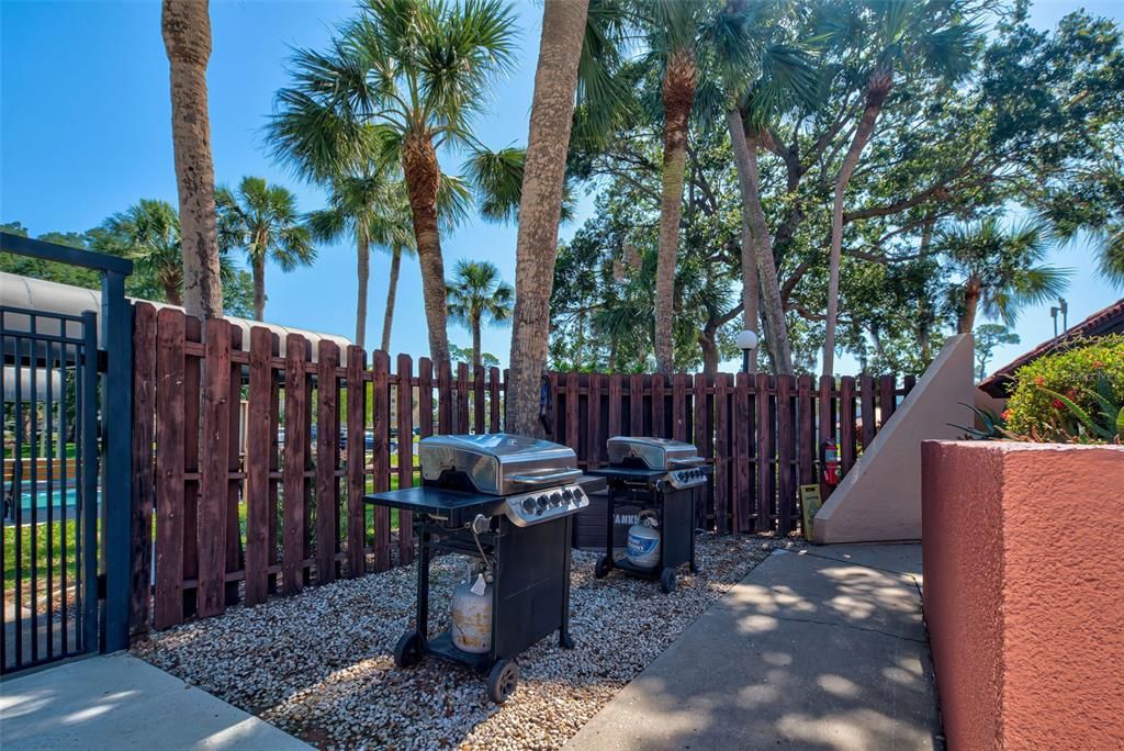 For Sale: $104,900 (1 beds, 1 baths, 634 Square Feet)