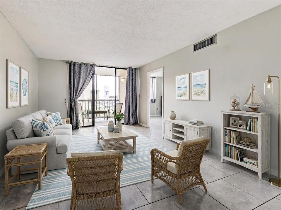 For Sale: $104,900 (1 beds, 1 baths, 634 Square Feet)