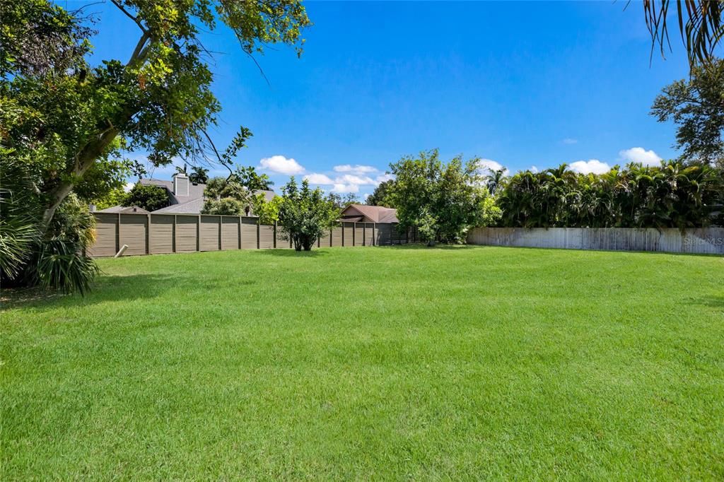 For Sale: $1,450,000 (5 beds, 3 baths, 2879 Square Feet)