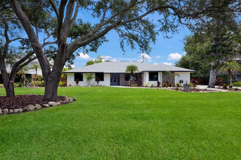 For Sale: $1,450,000 (5 beds, 3 baths, 2879 Square Feet)