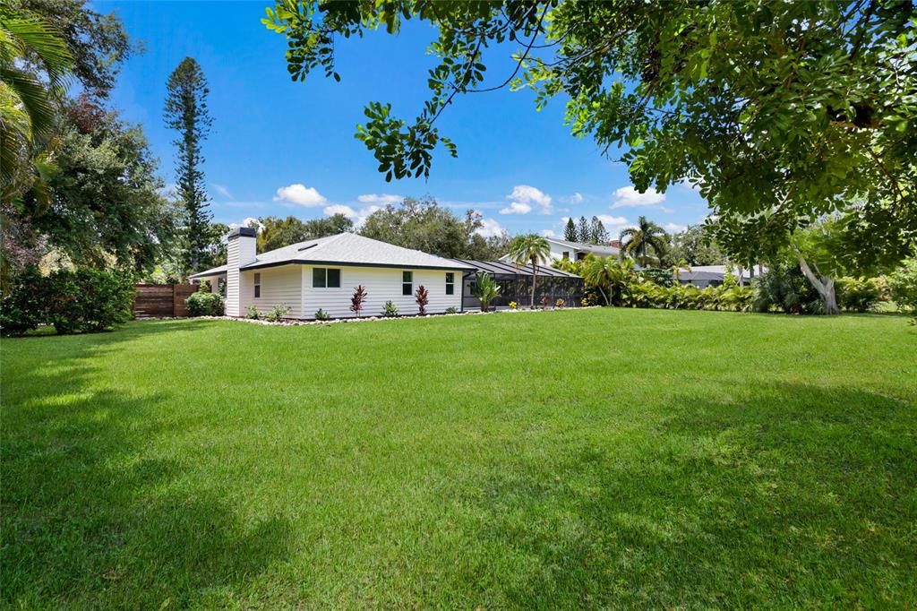 For Sale: $1,450,000 (5 beds, 3 baths, 2879 Square Feet)