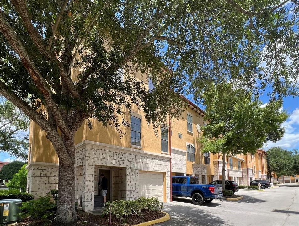 For Sale: $323,500 (4 beds, 3 baths, 1868 Square Feet)