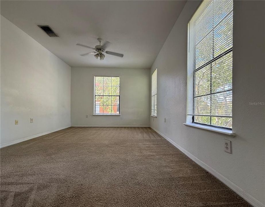 For Sale: $323,500 (4 beds, 3 baths, 1868 Square Feet)