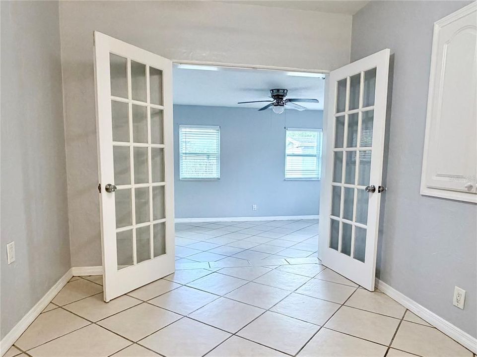 En Venta: $445,000 (3 camas, 2 baños, 1008 Pies cuadrados)