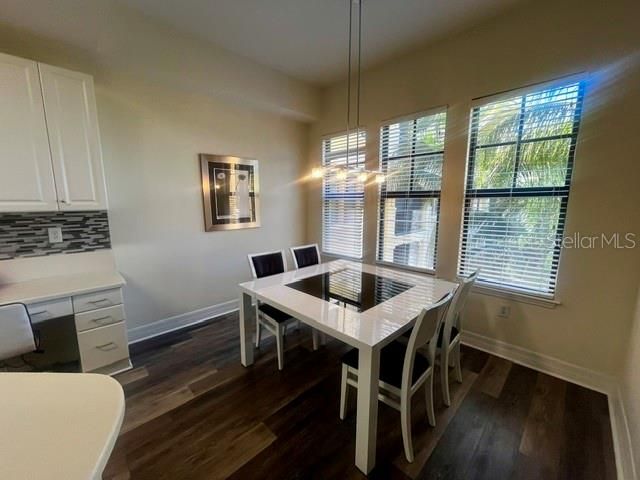 For Sale: $299,900 (2 beds, 2 baths, 1485 Square Feet)