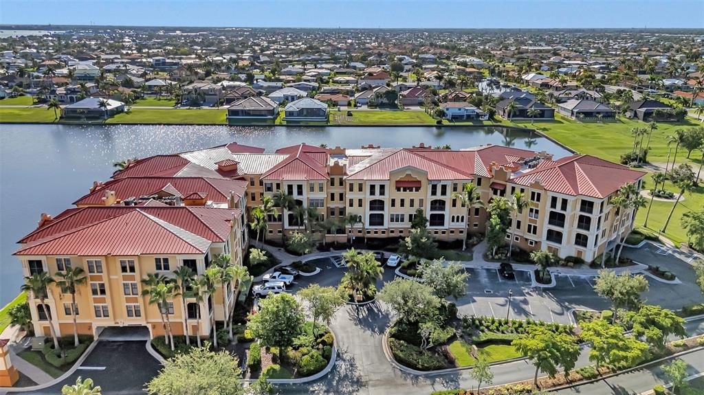 For Sale: $299,900 (2 beds, 2 baths, 1485 Square Feet)