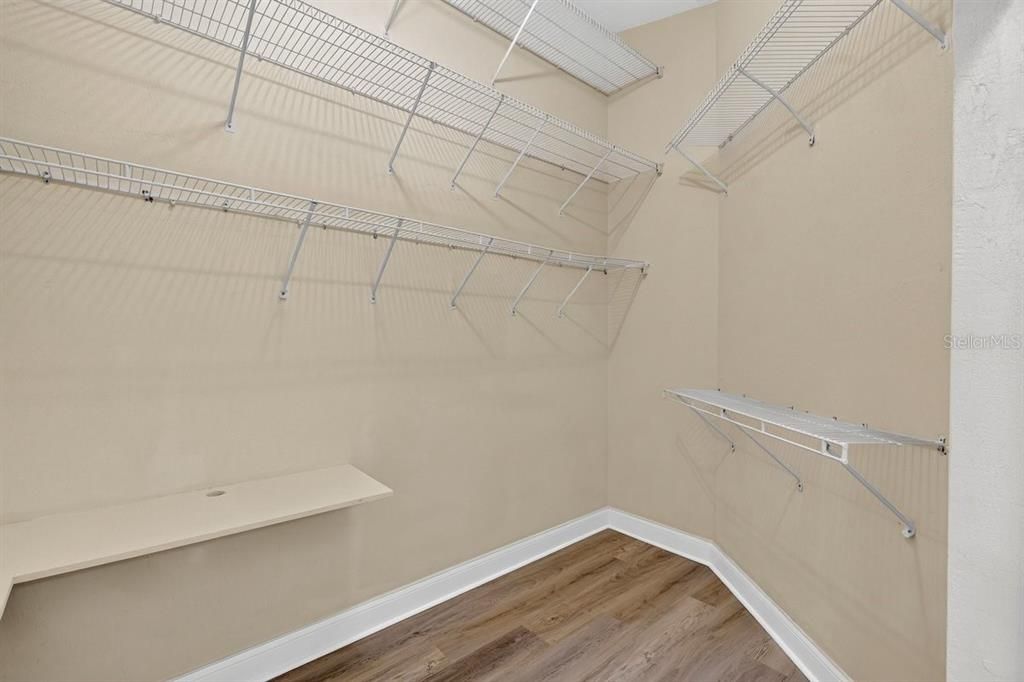 En Venta: $425,000 (3 camas, 2 baños, 2317 Pies cuadrados)