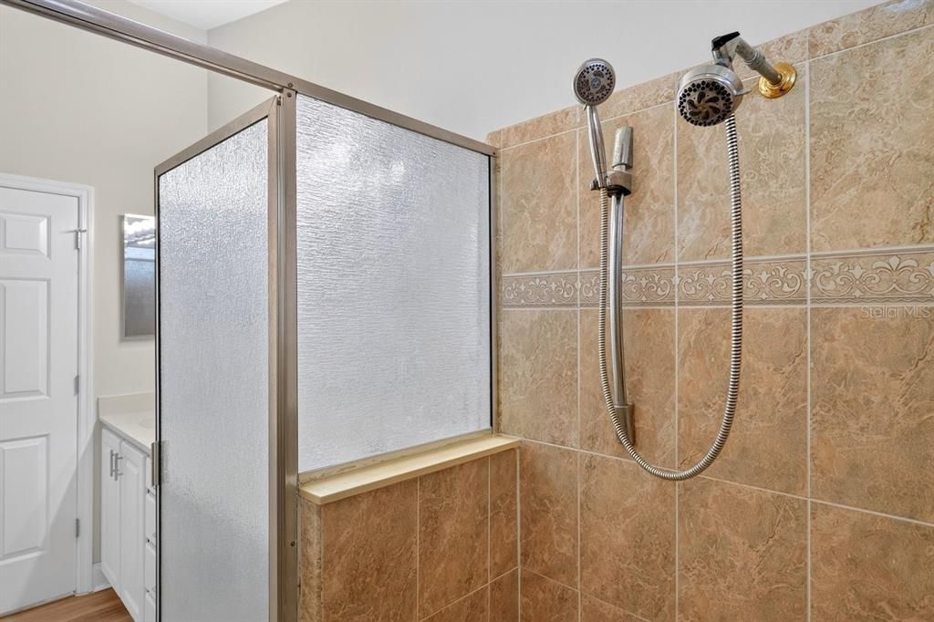 En Venta: $425,000 (3 camas, 2 baños, 2317 Pies cuadrados)