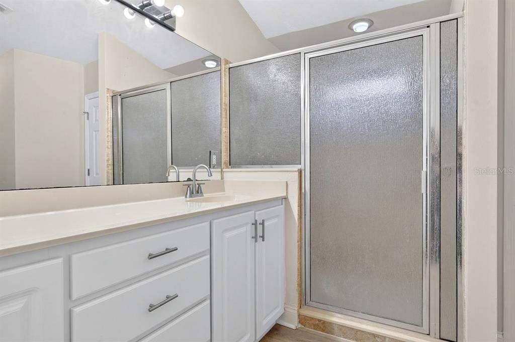 En Venta: $425,000 (3 camas, 2 baños, 2317 Pies cuadrados)