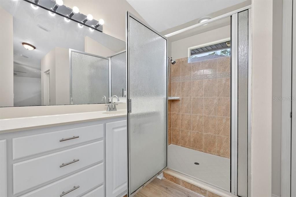En Venta: $425,000 (3 camas, 2 baños, 2317 Pies cuadrados)