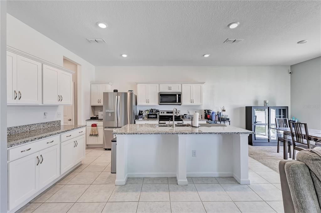 For Sale: $500,000 (4 beds, 2 baths, 2289 Square Feet)