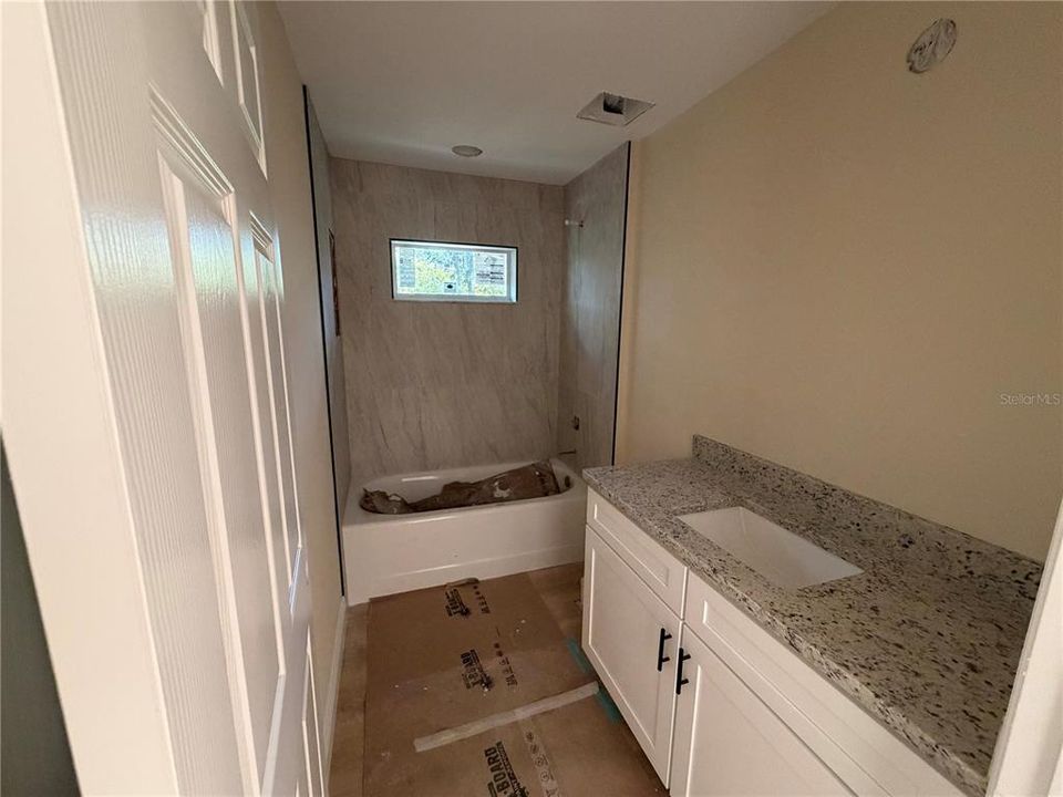 For Sale: $289,900 (3 beds, 2 baths, 1558 Square Feet)