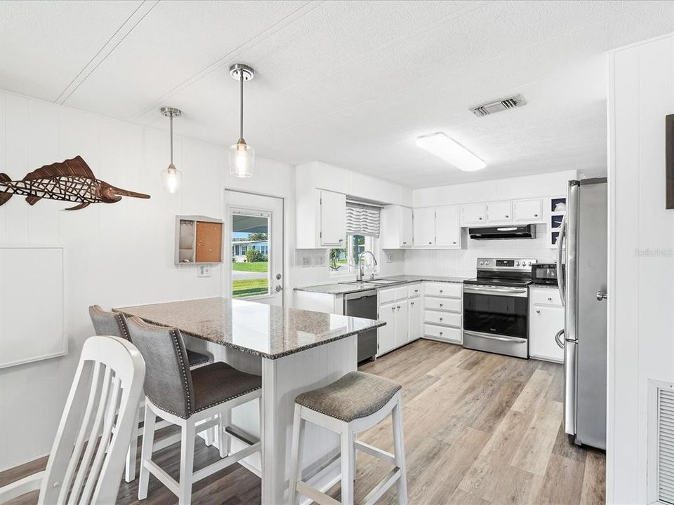 For Sale: $240,000 (2 beds, 2 baths, 1068 Square Feet)