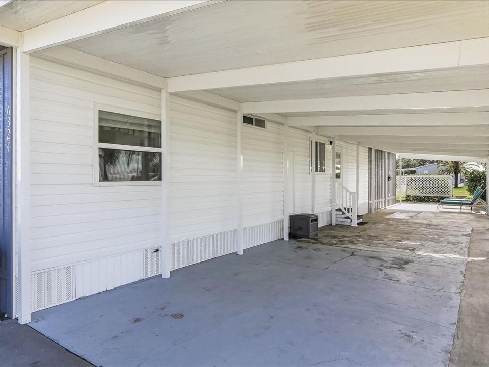 For Sale: $240,000 (2 beds, 2 baths, 1068 Square Feet)