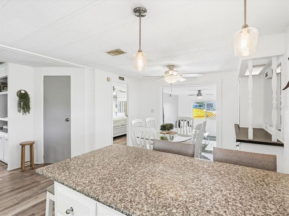 For Sale: $240,000 (2 beds, 2 baths, 1068 Square Feet)