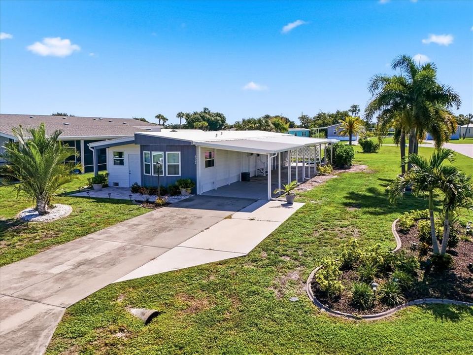 For Sale: $240,000 (2 beds, 2 baths, 1068 Square Feet)