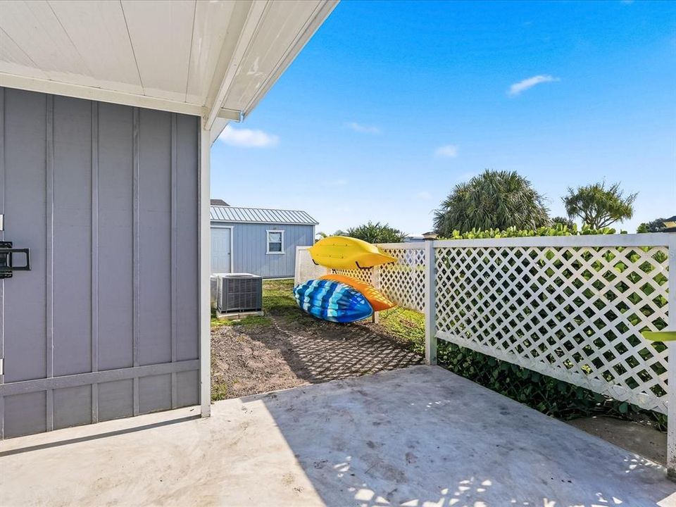 For Sale: $240,000 (2 beds, 2 baths, 1068 Square Feet)