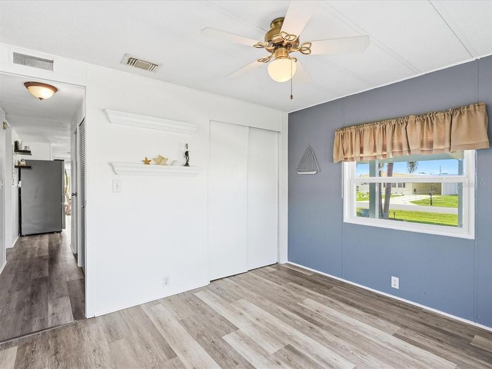 For Sale: $240,000 (2 beds, 2 baths, 1068 Square Feet)