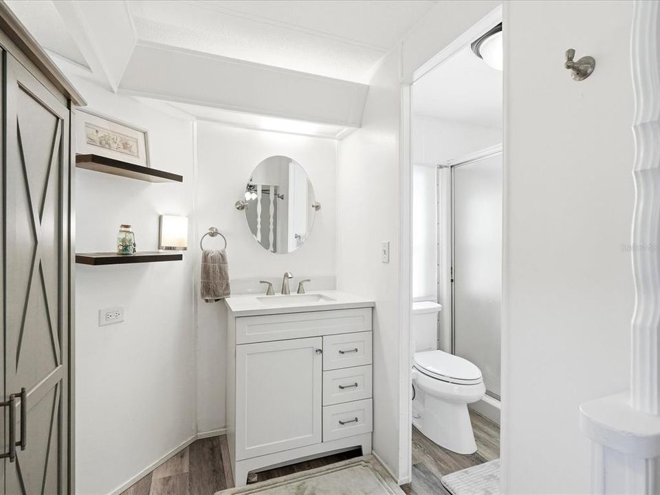 For Sale: $240,000 (2 beds, 2 baths, 1068 Square Feet)