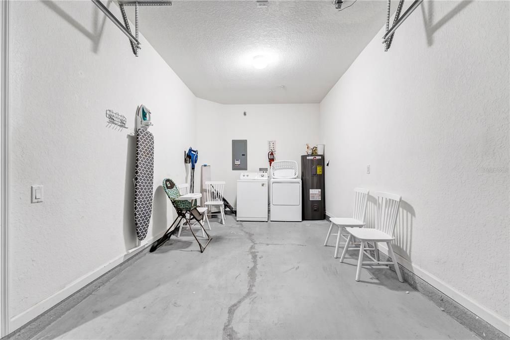For Sale: $500,000 (3 beds, 3 baths, 1741 Square Feet)