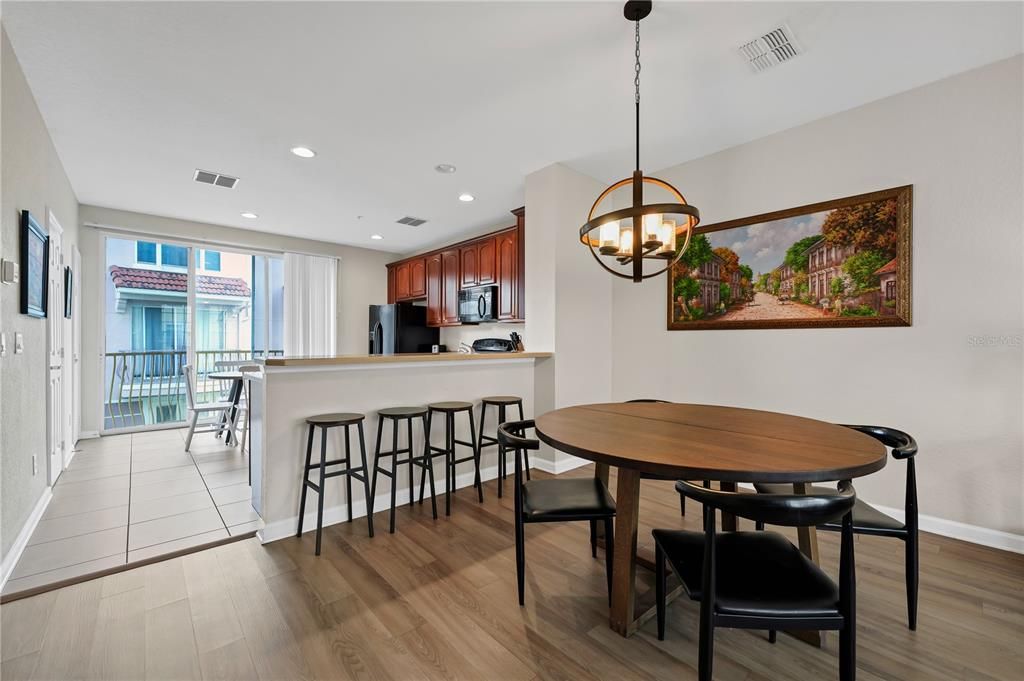 For Sale: $500,000 (3 beds, 3 baths, 1741 Square Feet)