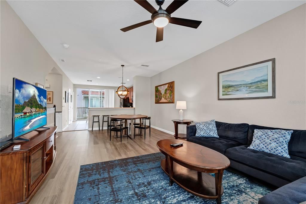 For Sale: $500,000 (3 beds, 3 baths, 1741 Square Feet)