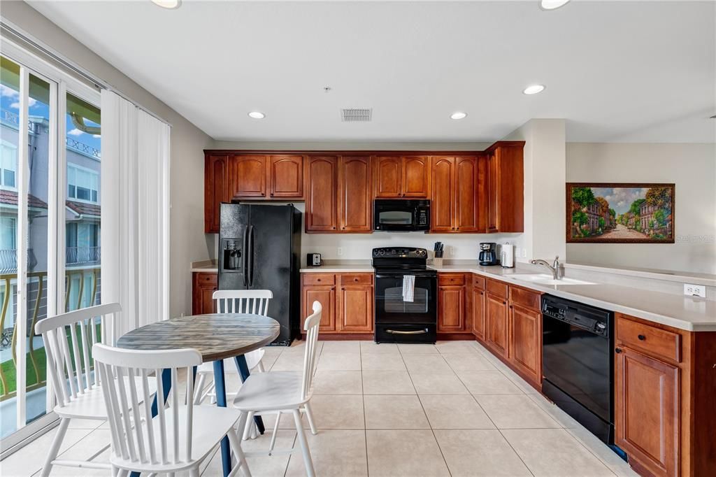 For Sale: $500,000 (3 beds, 3 baths, 1741 Square Feet)