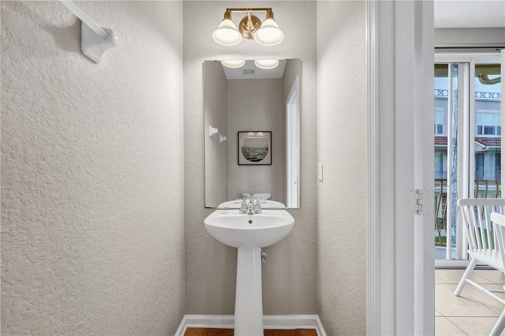 For Sale: $500,000 (3 beds, 3 baths, 1741 Square Feet)