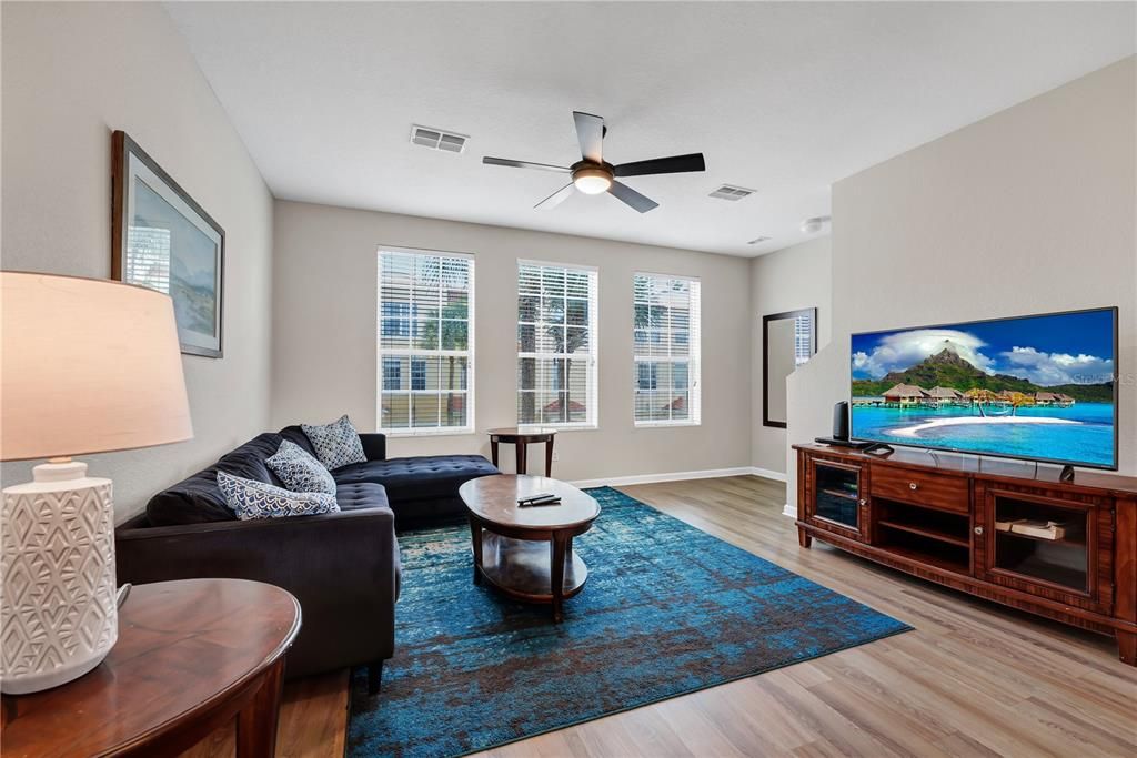 For Sale: $500,000 (3 beds, 3 baths, 1741 Square Feet)