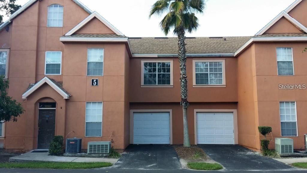 For Rent: $1,400 (1 beds, 1 baths, 904 Square Feet)