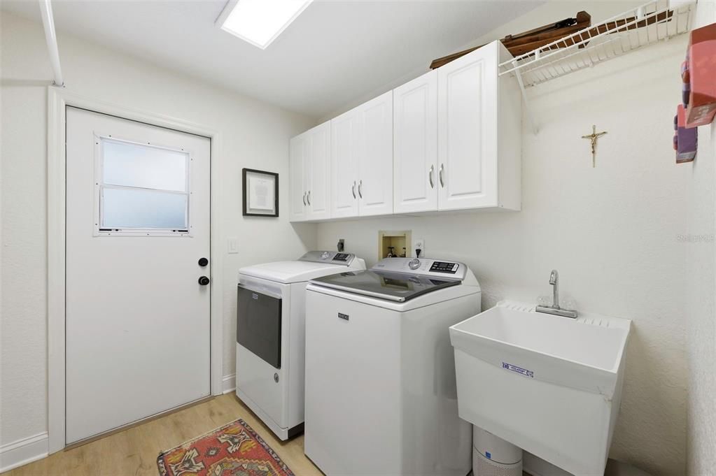 For Sale: $835,000 (4 beds, 3 baths, 2314 Square Feet)