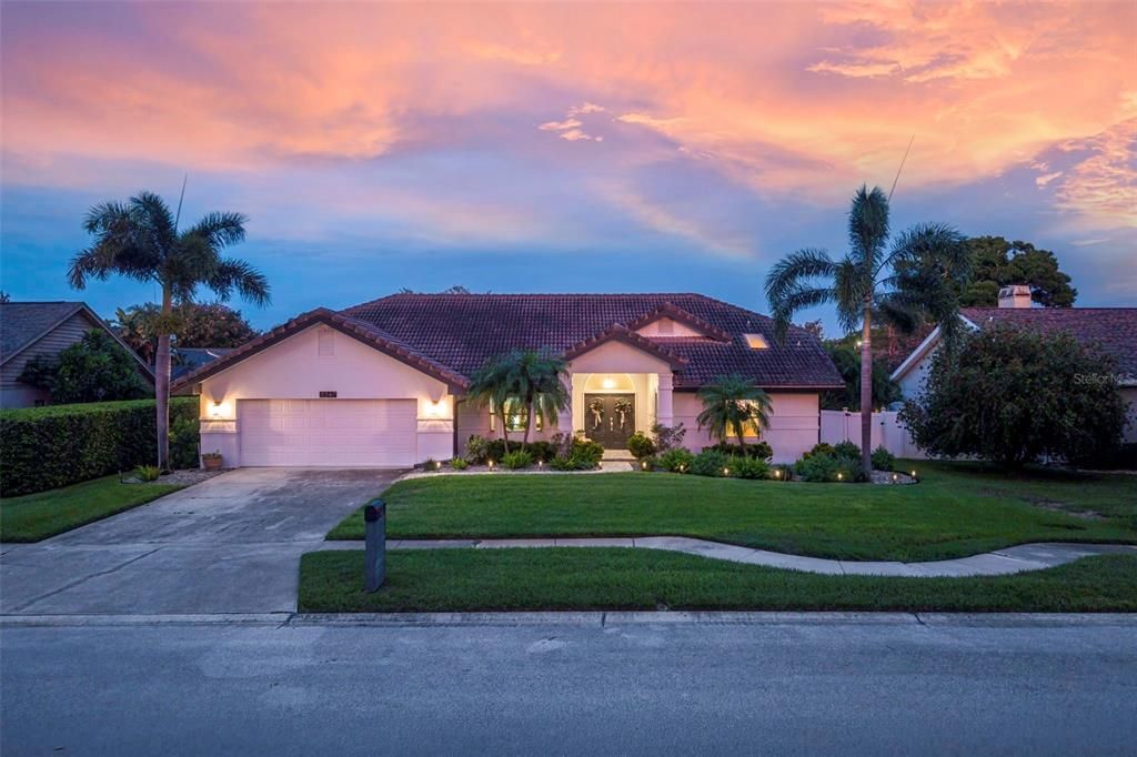 For Sale: $835,000 (4 beds, 3 baths, 2314 Square Feet)