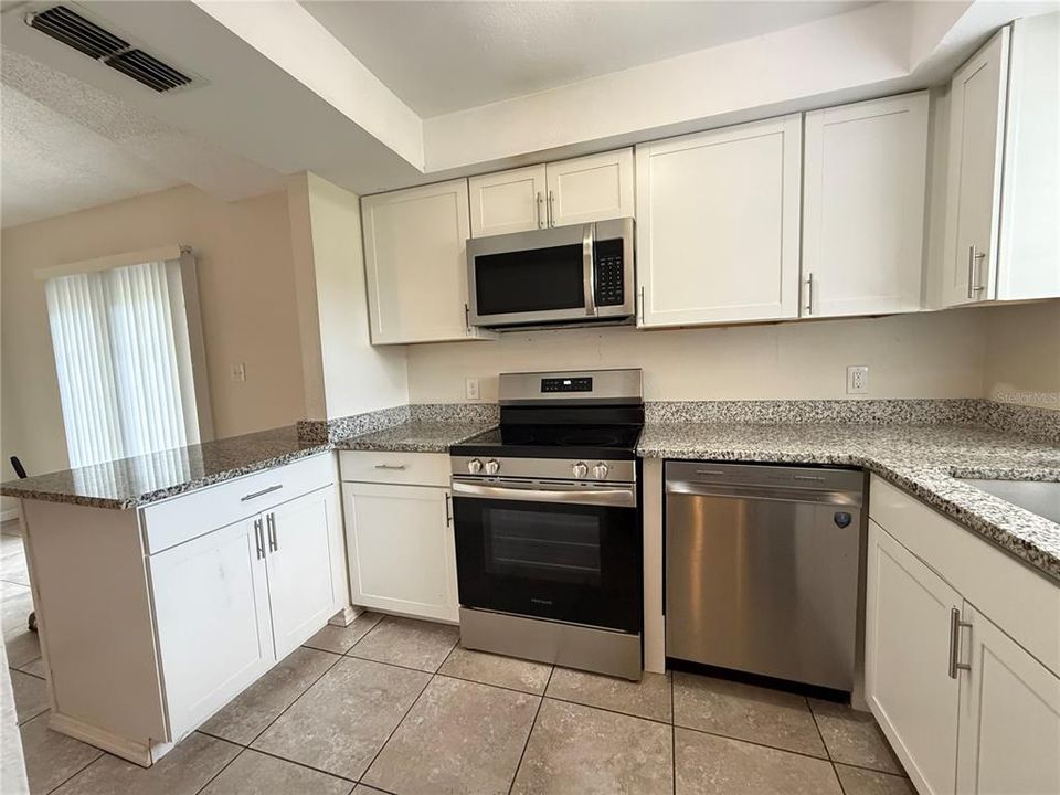 В аренду: $1,700 (2 спален, 2 ванн, 1112 Квадратных фут)