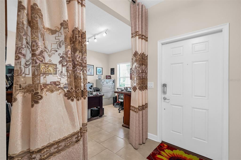 En Venta: $399,900 (3 camas, 2 baños, 1957 Pies cuadrados)