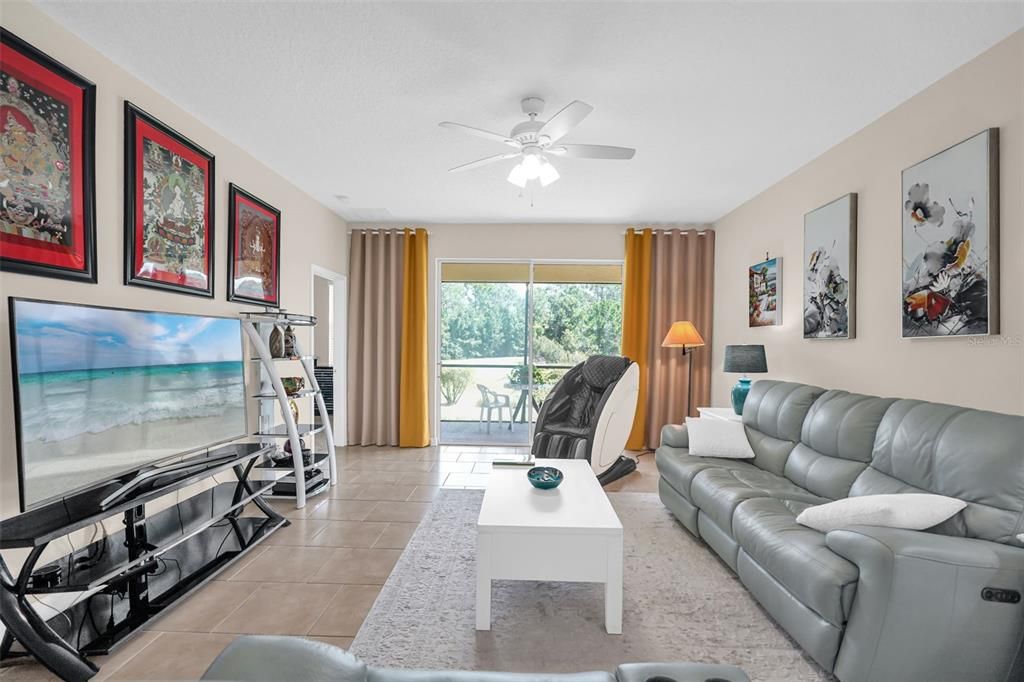 En Venta: $399,900 (3 camas, 2 baños, 1957 Pies cuadrados)