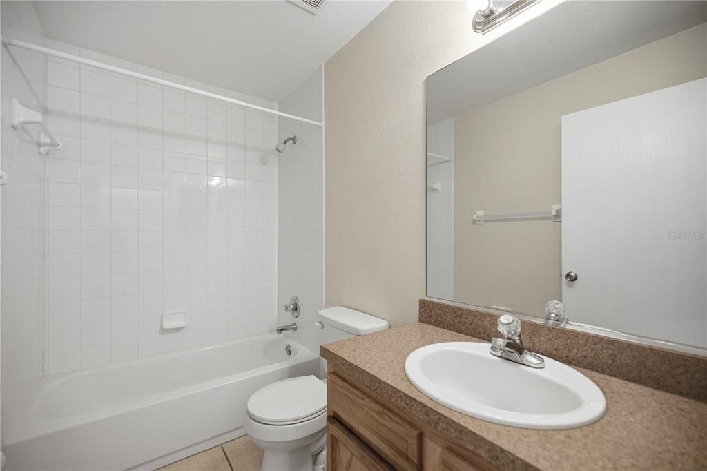 For Sale: $149,900 (2 beds, 2 baths, 1040 Square Feet)
