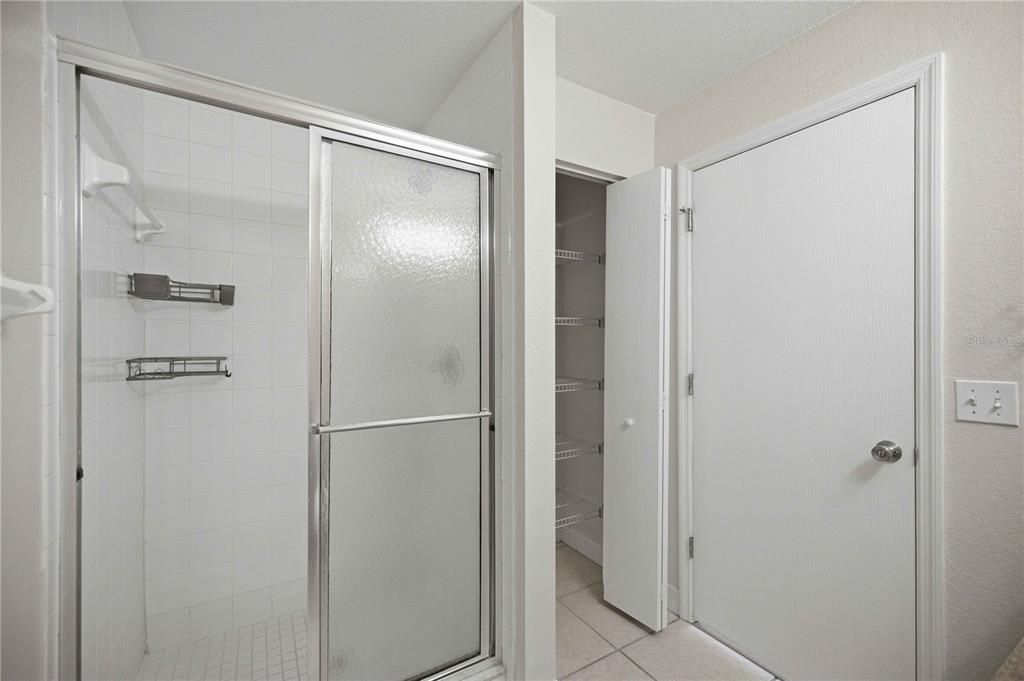 For Sale: $149,900 (2 beds, 2 baths, 1040 Square Feet)