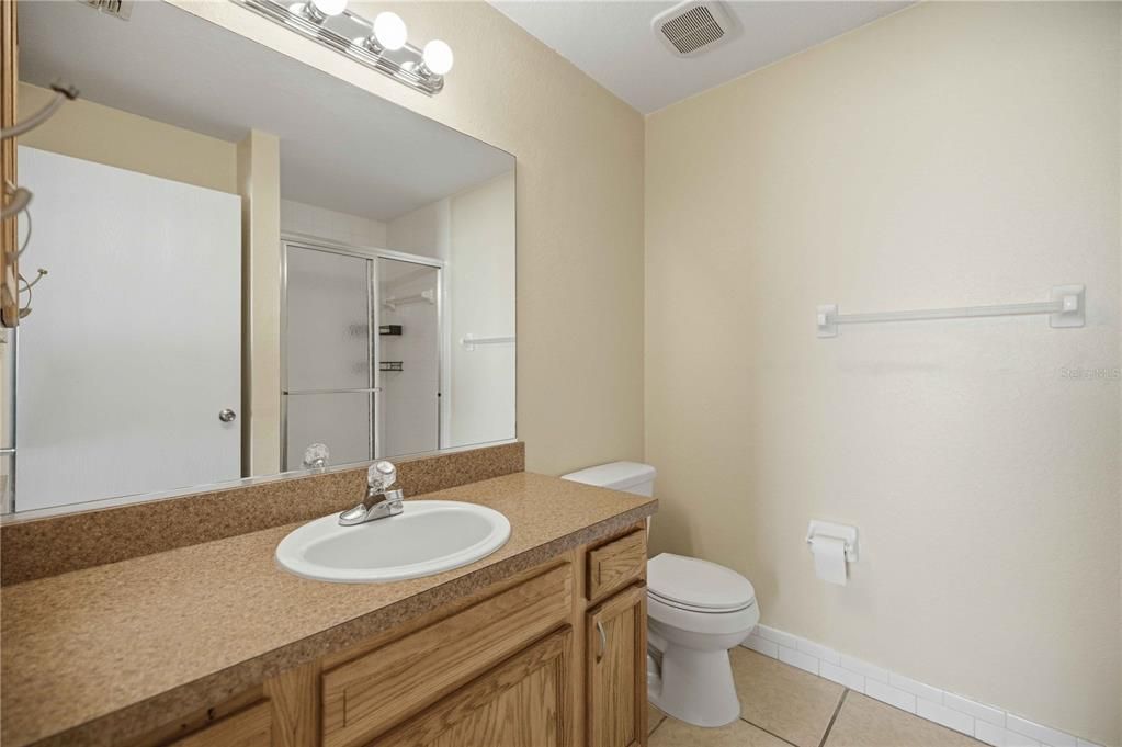 For Sale: $149,900 (2 beds, 2 baths, 1040 Square Feet)